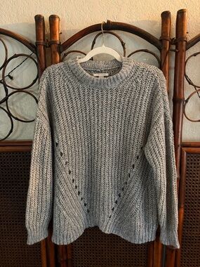 American Eagle Outfitters Chunky Knit Crewneck Sweater in Light Gray